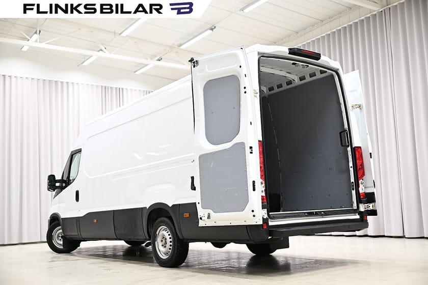 Bild 4 av Iveco Daily 35-140 Van 2.3 JTD 136HK XXL-Skåp|Automat|3.5ton-dragvikt|Leasebar