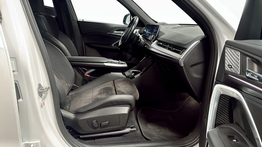 Bild 3 av BMW X1 xDrive30e M Sport Innovation Comfort Travel Drag