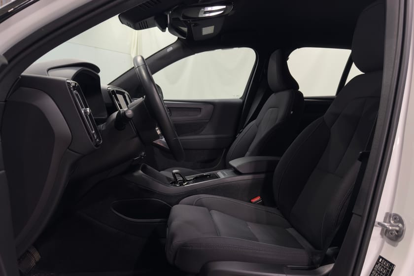 Bild 2 av Volvo XC40 Recharge PLUS DRAG GOOGLE KAMERA MOMSBIL