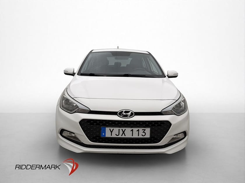 Bild 2 av Hyundai i20 1.4 101hk Premium Bluetooth Rattvärme En-Brukare