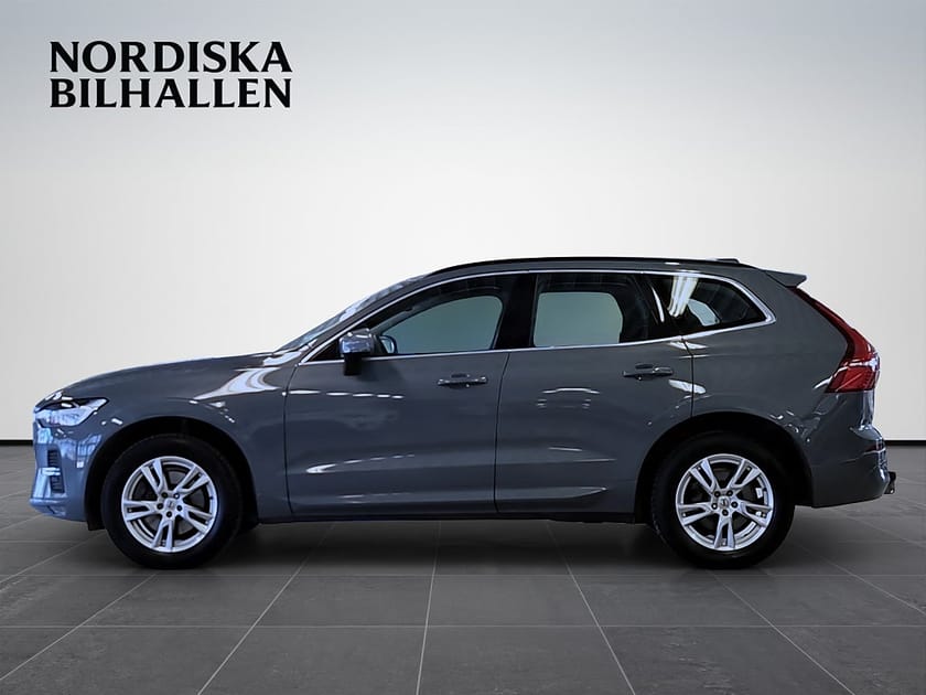 Bild 4 av Volvo XC60 B4 AWD Geartronic Momentum Nyservad Drag Apple Car Värm