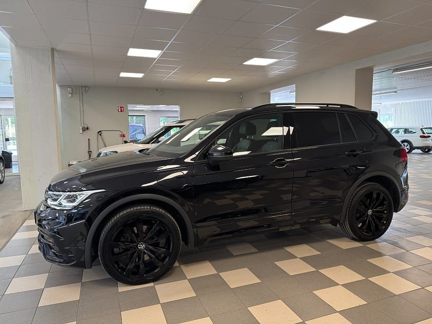 Bild 2 av Volkswagen Tiguan eHybrid 1.4 TSI Black Edt R-Line Cockpit Drag Navi 245H