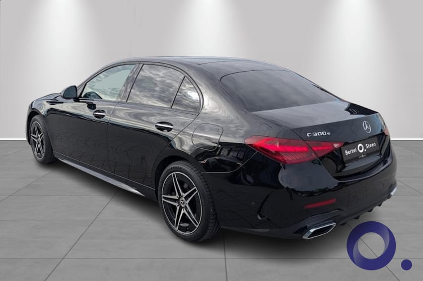 Bilde 3 av Mercedes-Benz C 300 e 300e / AMG/ Head up/ Panorama