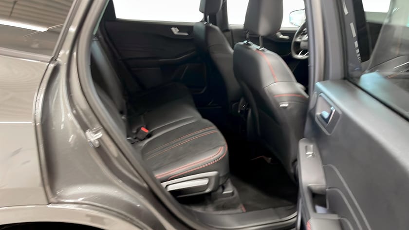 Bild 5 av Ford Kuga Plug-In Hybrid ST-LINE X Black Edition DEMO