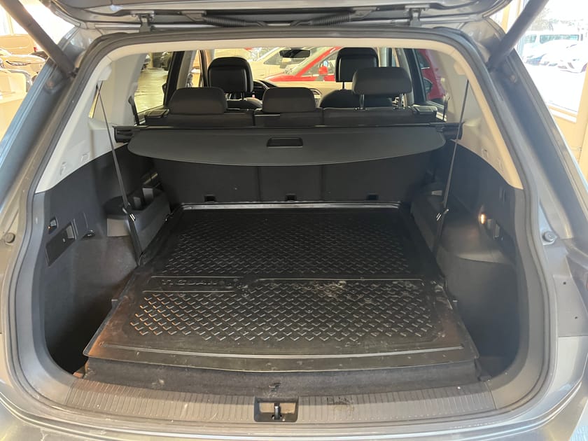 Bild 5 av Volkswagen Tiguan Allspace 7-sätes 2,0 TDI 4-motion Aut GT-R-Line 7-sits