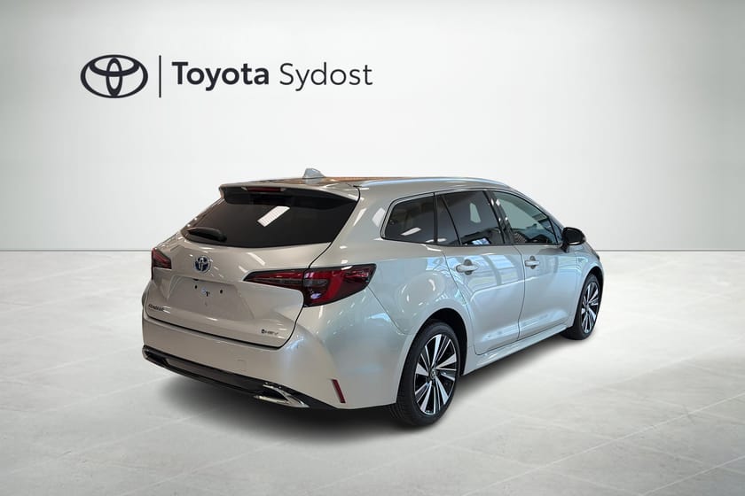Bild 3 av Toyota Corolla Touring Sports Hybrid 1.8 HSD TS Style Teknikpaket Backkamera BSM Sensorer