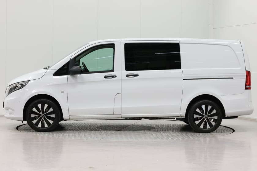 Bilde 2 av Mercedes-Benz Vito 116 CDI 4x4 3.2t 163 HK, A2, 2 SETER,WEBASTO,ILS LED,ACC,KROK,DISTRONIC