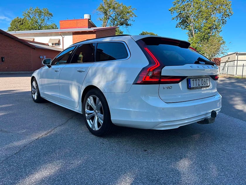 Bild 4 av Volvo V90 B4 197 hk Geartronic Momentum Adv Edt Euro 6 Drag