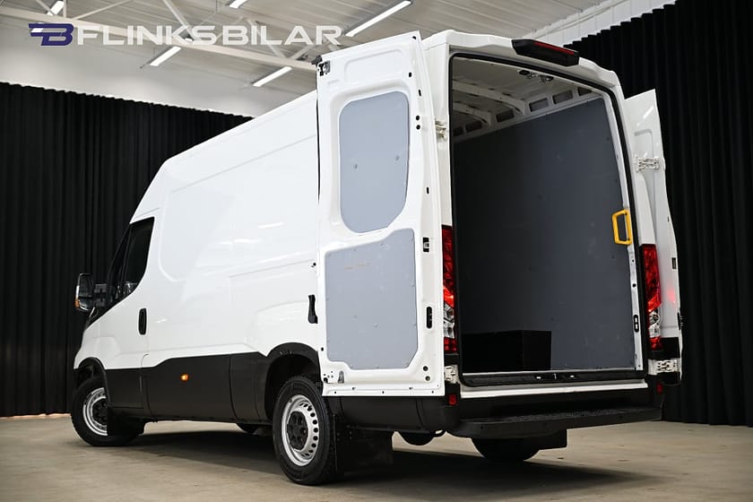 Bild 4 av Iveco Daily 35-140 Van 136HK L3H2 Automat|Webasto|3.5ton-drag|Lågmil|Leasbar