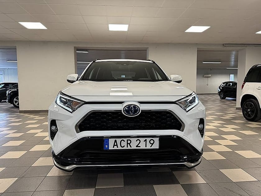 Bild 2 av Toyota RAV4 Laddhybrid Plug-in Hybrid Launch Edt AWD B-Kamera Drag 306 Hk
