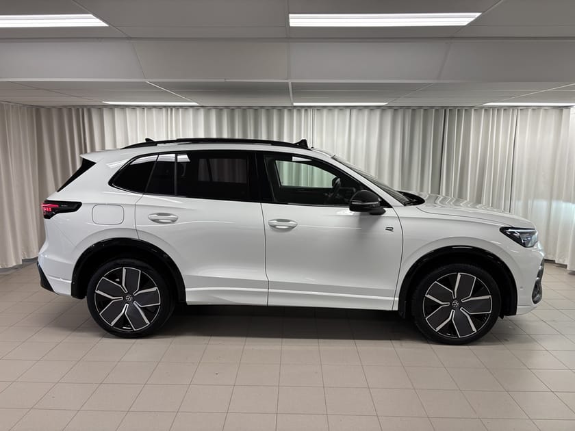 Bild 2 av Volkswagen Tiguan eHybrid R-LINE 1.5 272HK Pano/Black Style