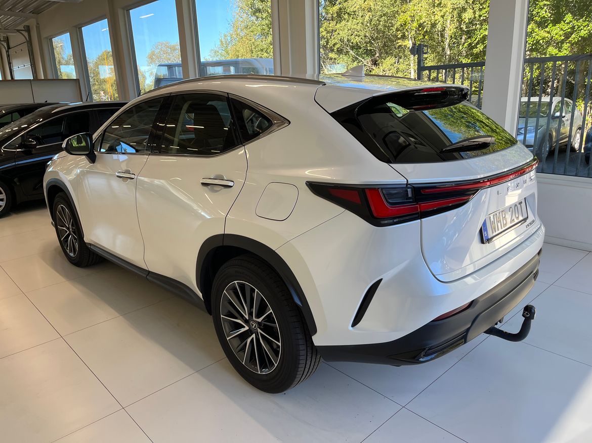 Lexus NX 350h E-CVT, 242hk, 2024