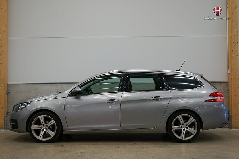 Bild 1 av Peugeot 308 SW 1.2 PureTech 130 EAT Allure Drag Panorama Carplay