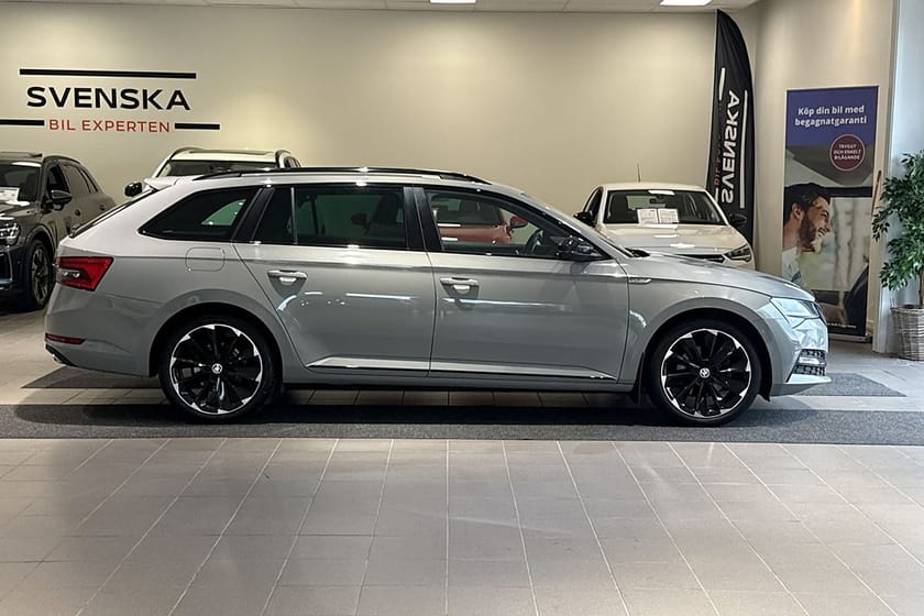 Bild 4 av Škoda Superb iV Kombi Skoda 1.4 218 hk Plug-in/Sportline/B-värmare/Canton/Drag