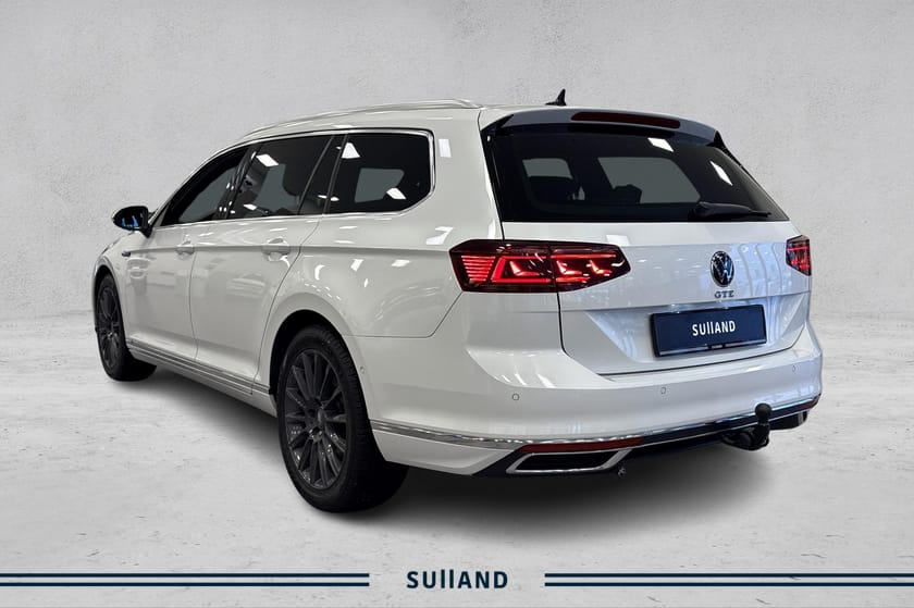 Bilde 3 av Volkswagen Passat Variant GTE 218hk | skinn | Exclusive | Krok | Webasto | Kamera