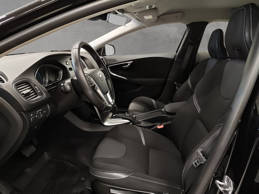 Bild 5 av Volvo V40 D4 Momentum Business Edition