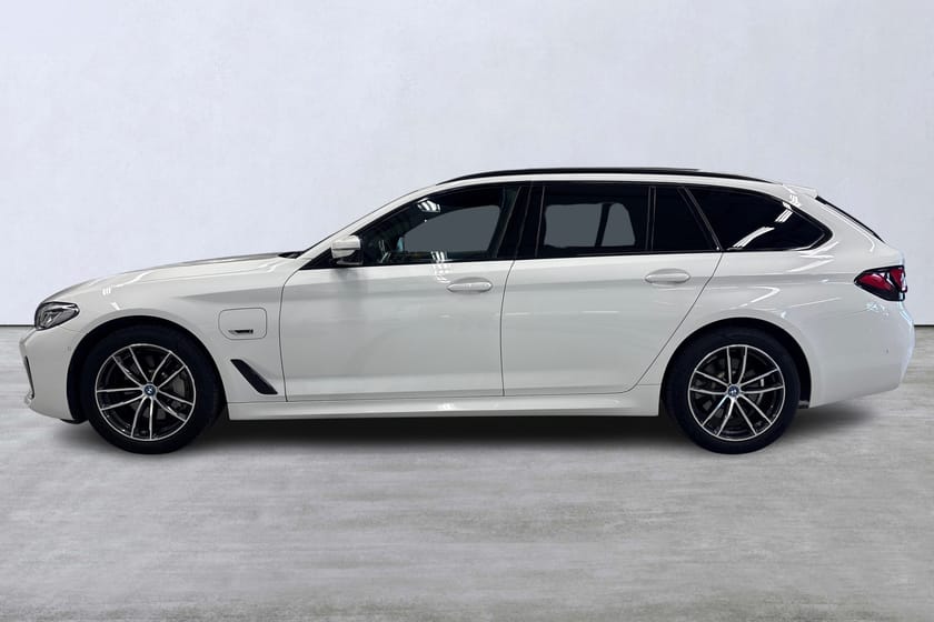 Bild 2 av BMW 530e xDrive Touring M-Sport 292hk