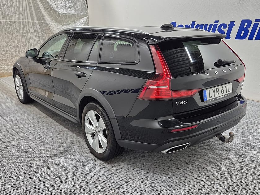 Bild 3 av Volvo V60 Cross Country B4 MILDHYBRID AWD 197HK 4x4 Advanced