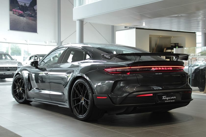 Bild 2 av Porsche Taycan Turbo GT Weissach Package