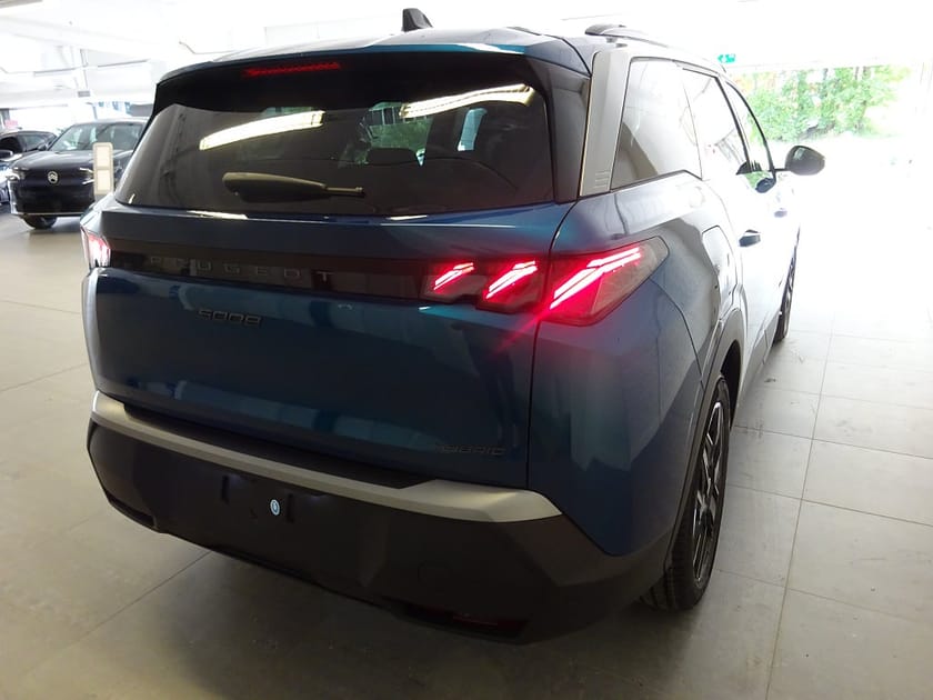 Bild 3 av Peugeot 5008 Hybrid 145 GT 7-sits 1.2 PureTech e-DSC