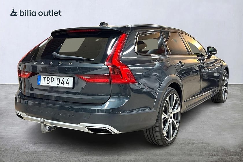 Bild 5 av Volvo V90 Cross Country D5 AWD Pro 235hk Panorama B&W Navi Drag