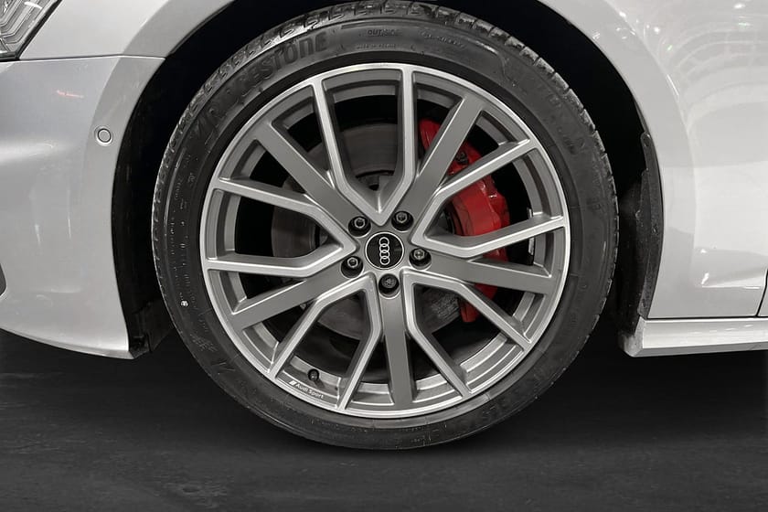 Bild 5 av Audi A6 Avant 55 TFSI e quattro S line Drag Matrix