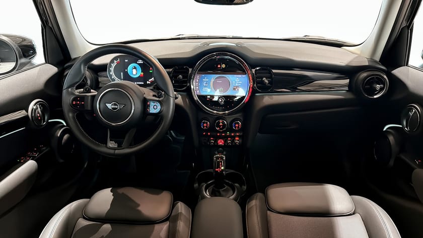 Bild 4 av MINI Cooper S 5-dörrar 178 hk Apple CarPlay / Navi