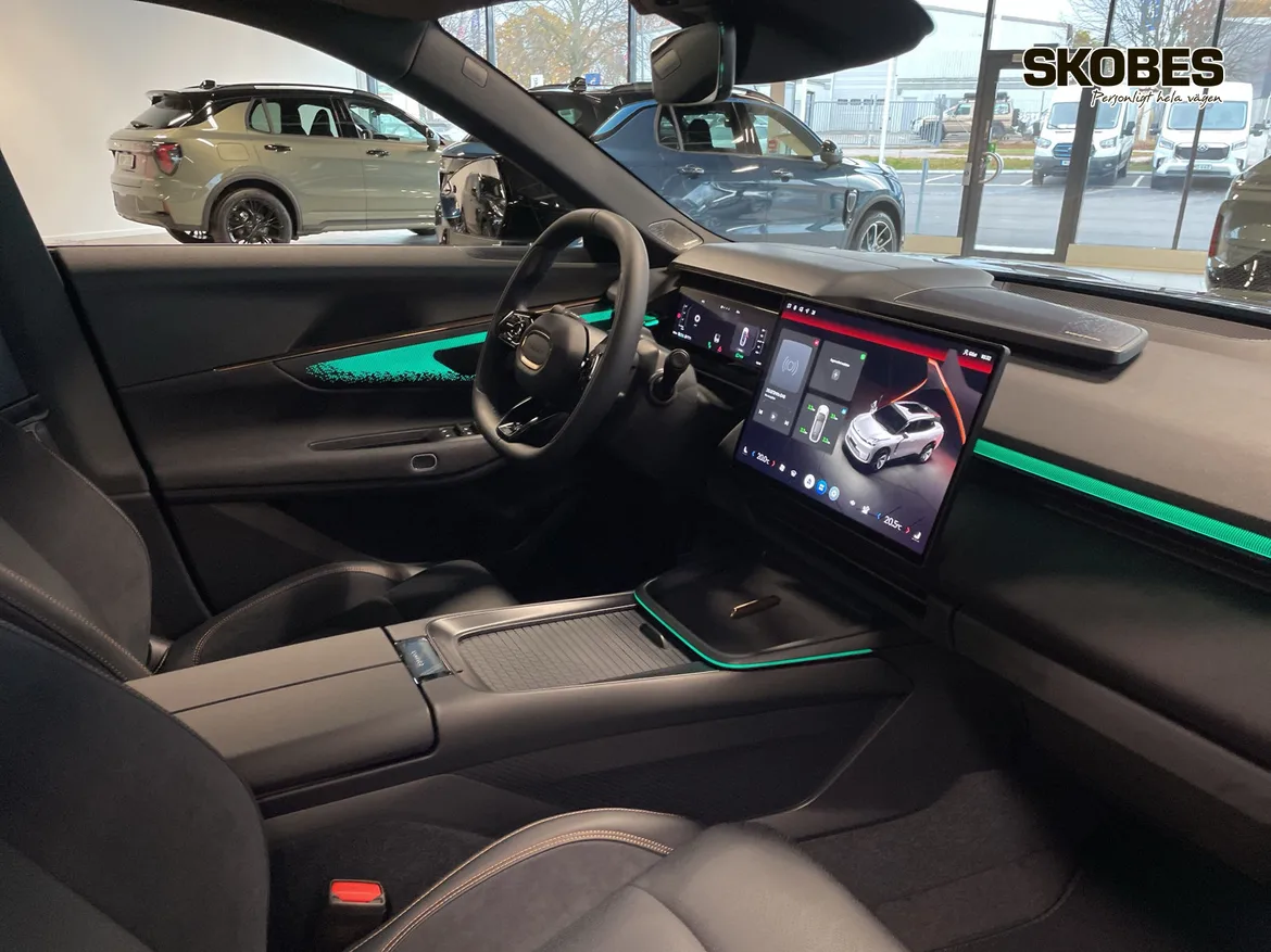 Lynk & Co 08 PHEV