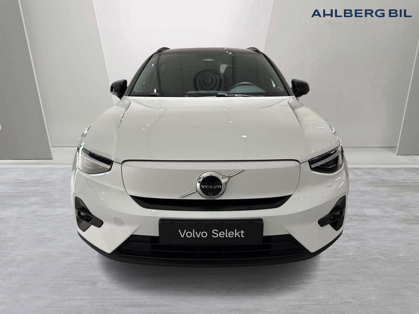 Bild 4 av Volvo XC40 Recharge Single Motor Extended Range 🟣 Ultimate, Klimatpaket, Dragkrok Halvautomatisk, Parkeringskamera 360, Panoramaglastak, Google Maps