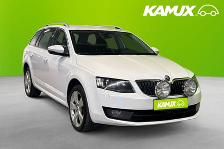 Škoda Octavia Kombi 2.0 TDI 4x4 Style Värmare Drag Carplay Sensorer