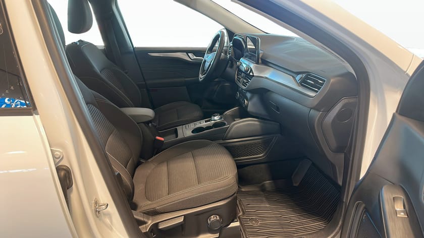 Bild 3 av Ford Kuga Plug-In Hybrid Titanium 225hk Vinterpaket Plug in