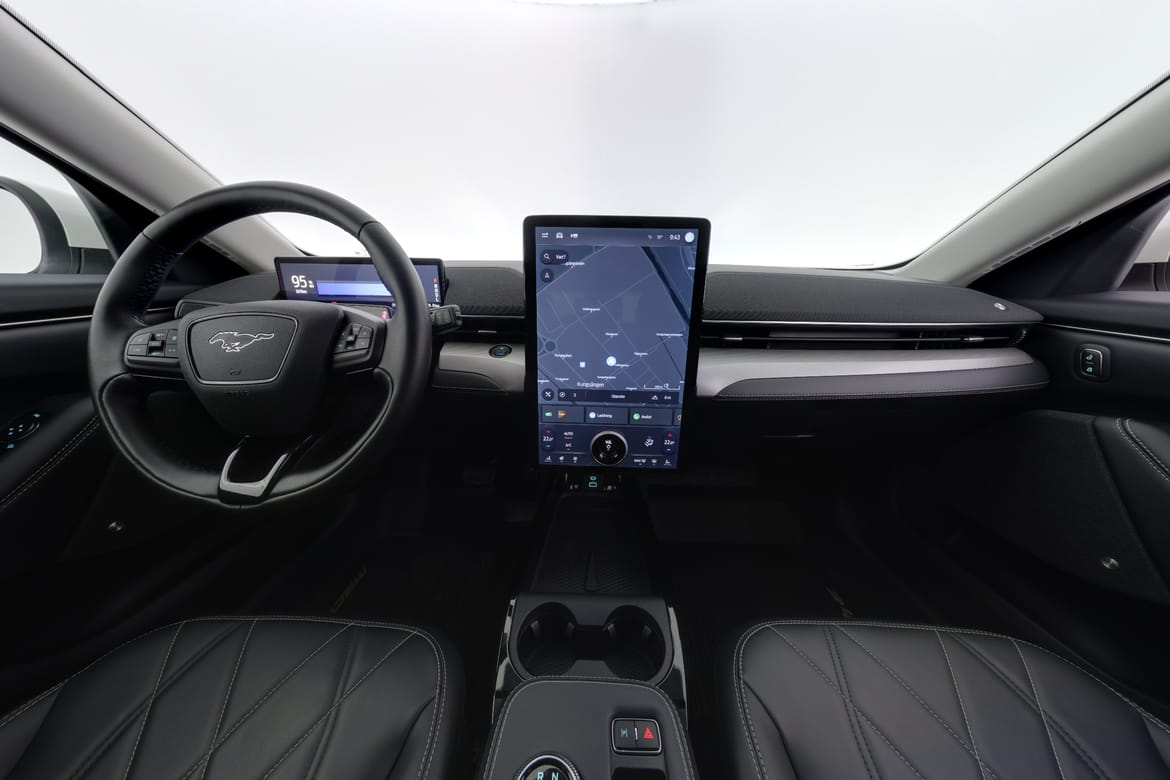 Ford Mustang Mach-E 2022 - miniatyr 7