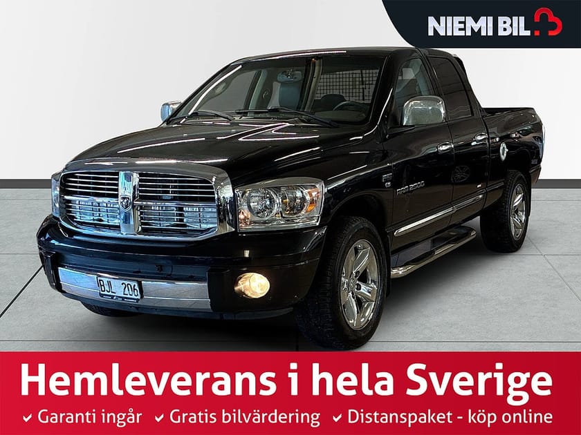 Bild 1 av Dodge Ram 1500 Quad Cab Dubbelhytt 5.7 V8 HEMI 4x4 MOMS S&V Drag Mvärme
