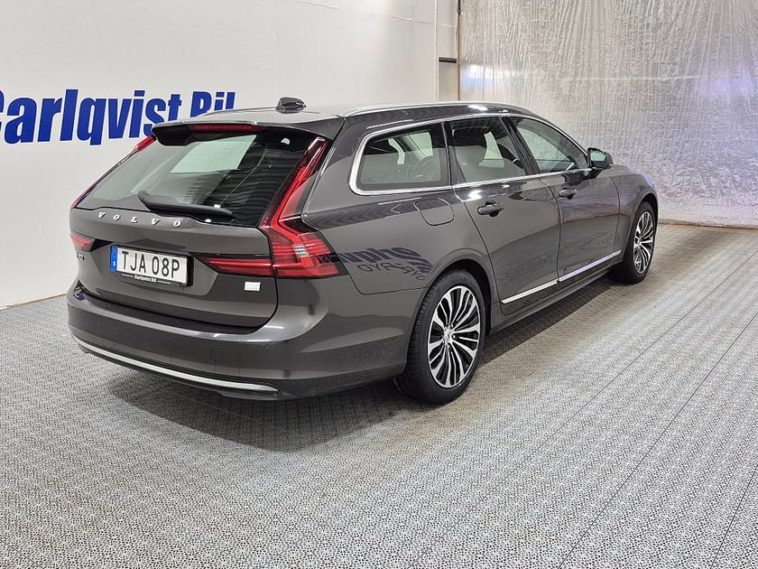 Bild 4 av Volvo V90 T6 Recharge Core Bright plug in AWD 350HK 4x4