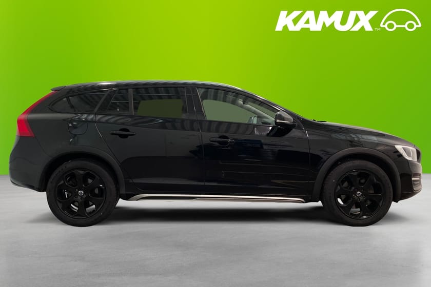 Bild 2 av Volvo V60 Cross Country D3 Momentum  Sensorer Navi Värmare 150hk