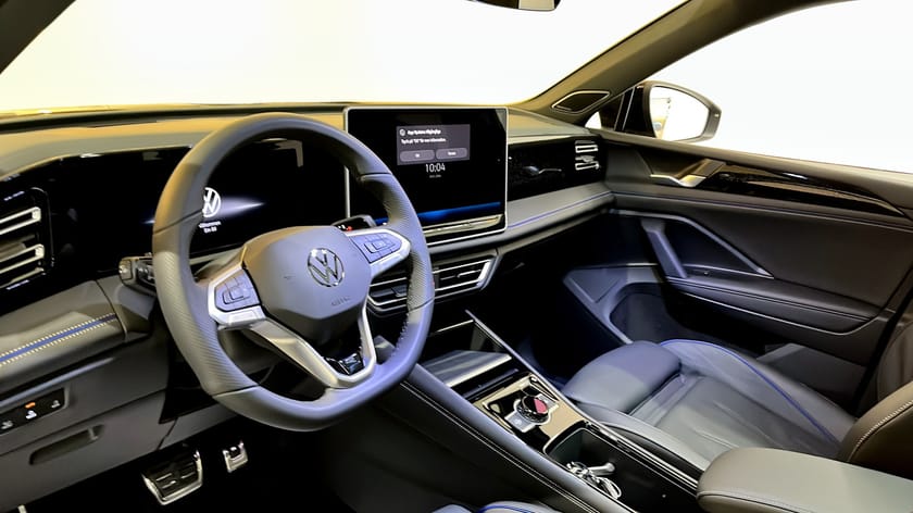 Bild 3 av Volkswagen Tiguan R-LINE TDI 4M- Fyrhjulsdrivet med sportig design!