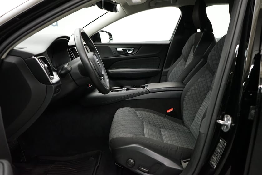 Bild 5 av Volvo V60 Recharge T6 Core Edition, Navigation, on call, Dragkrok