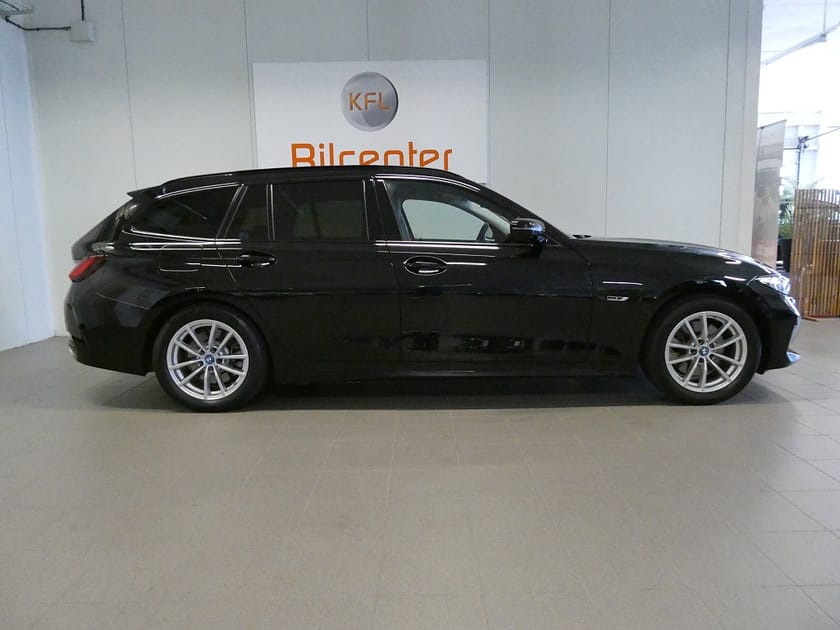 Bild 5 av BMW 330e Touring Drag-Rattvärme-Backkamera-Sportstolar-SoV