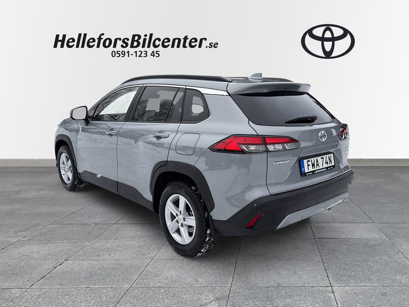 Bild 2 av Toyota Corolla Cross Hybrid AWD-i Style V-Hjul P-Sensorer Värmare