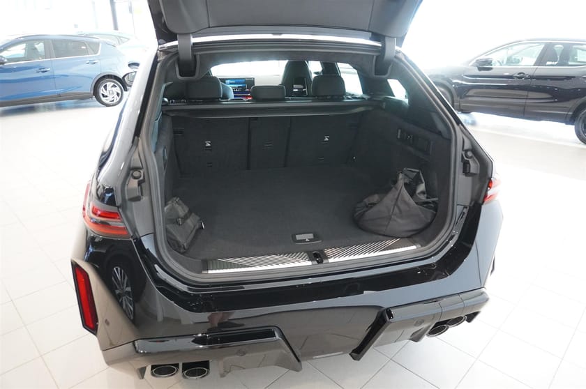 Bild 5 av BMW M5 Touring Drag Ultimate Pack DA Pro B W