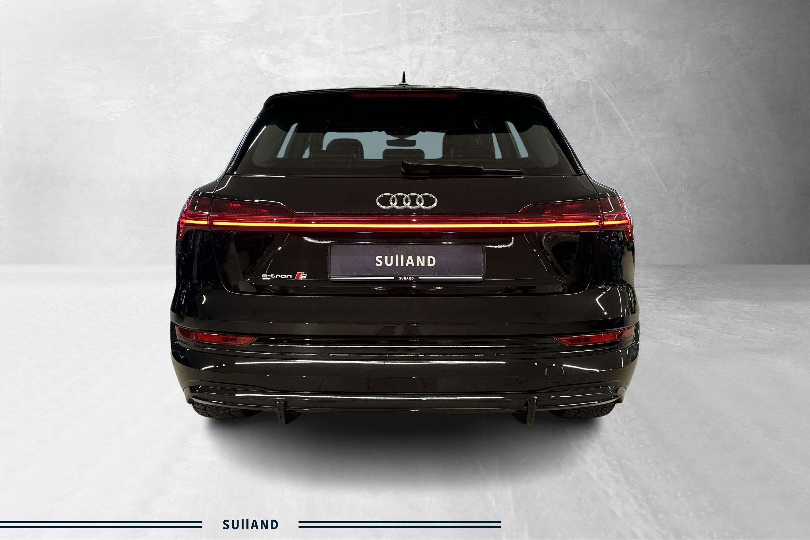 Thumnail bilde 3 av Audi e-tron S quattro