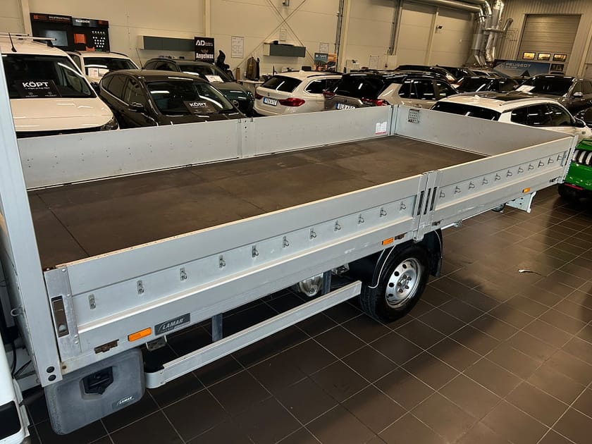 Bild 3 av Peugeot Boxer Chassi Cab 435 4.10 Flak 2.2 HDi Kamera/Ny kamrem