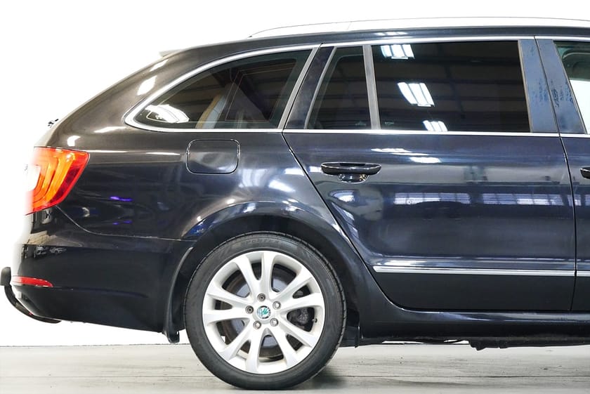 Bild 5 av Škoda Superb Kombi Skoda 2.0 TDI AUT | 979 kr/mån | Drag | Ambition