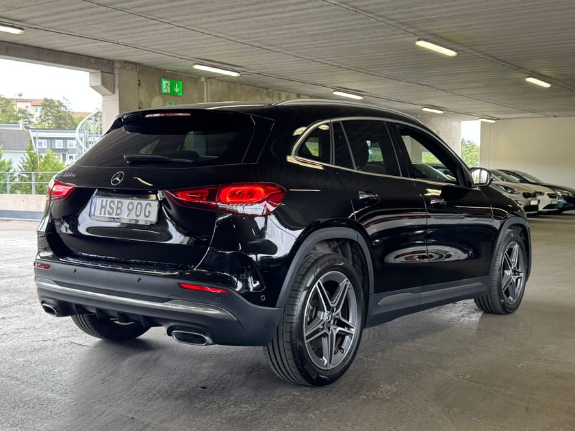 Bild 2 av Mercedes-Benz GLA 220 d AMG LINE