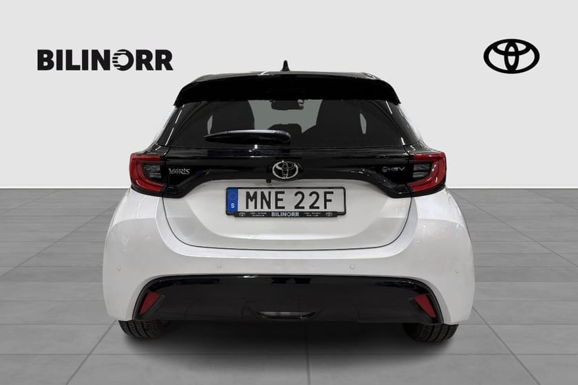 Bild 5 av Toyota Yaris Hybrid Style Bi-Tone, V-hjul