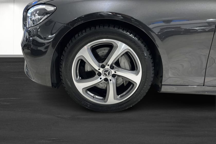 Bild 5 av Mercedes-Benz E 220 T d 4MATIC AMG DRAG VÄRMARE