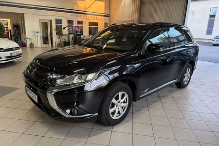 Mitsubishi Outlander PHEV CVT Edition 100 Sollucka drag/SUPERDEAL 3,95%