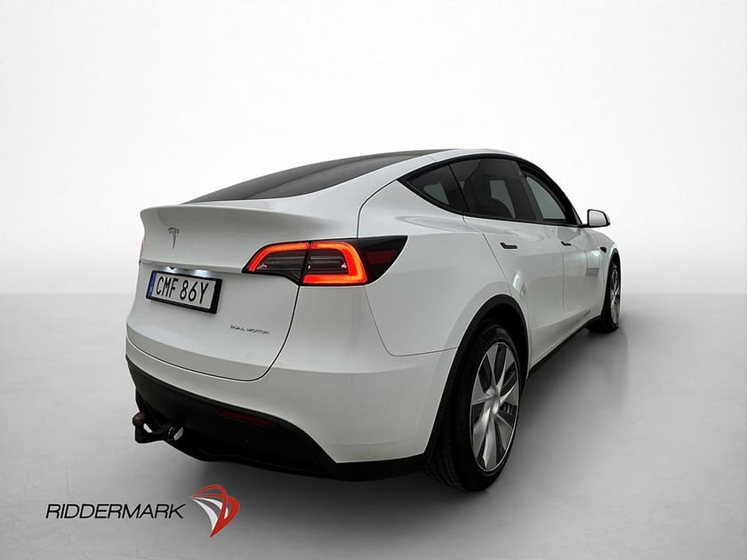 Bild 5 av Tesla Model Y Long Range AWD AP Ljus interiör Dragkrok MOMS