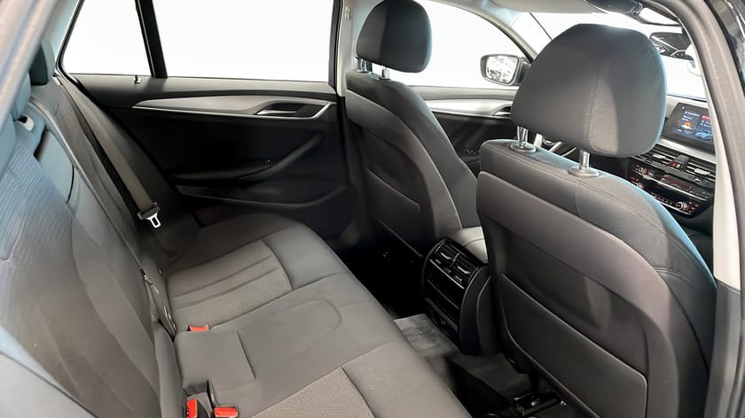 Bild 5 av BMW 520d Touring 190 hk Dragkrok Backkamera Rattvärme