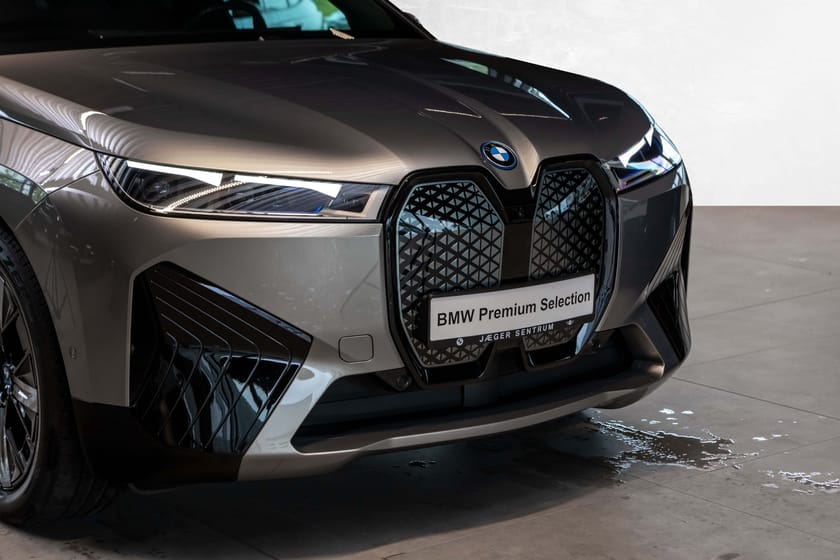 Bilde 2 av BMW iX xDrive40 Fully Charged Sportspakke Krok Pano A.Cruise